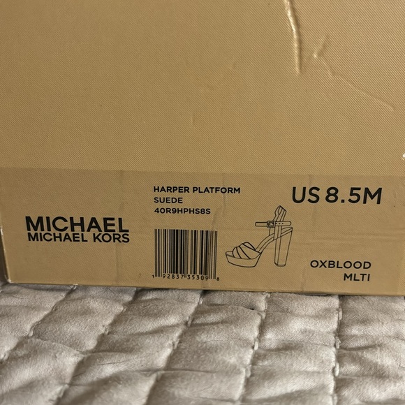 Michael Kors Harper Platform heels - Picture 4 of 4